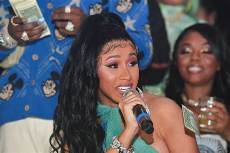 Cardi B Explains How Her Nude Photo Leaked